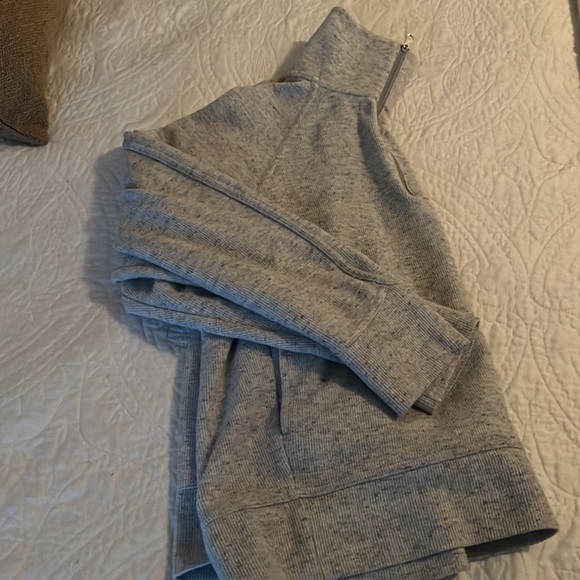 NIKE | Cute Cropped Loose 3/4 Sweatshirt - Picture 2 of 3